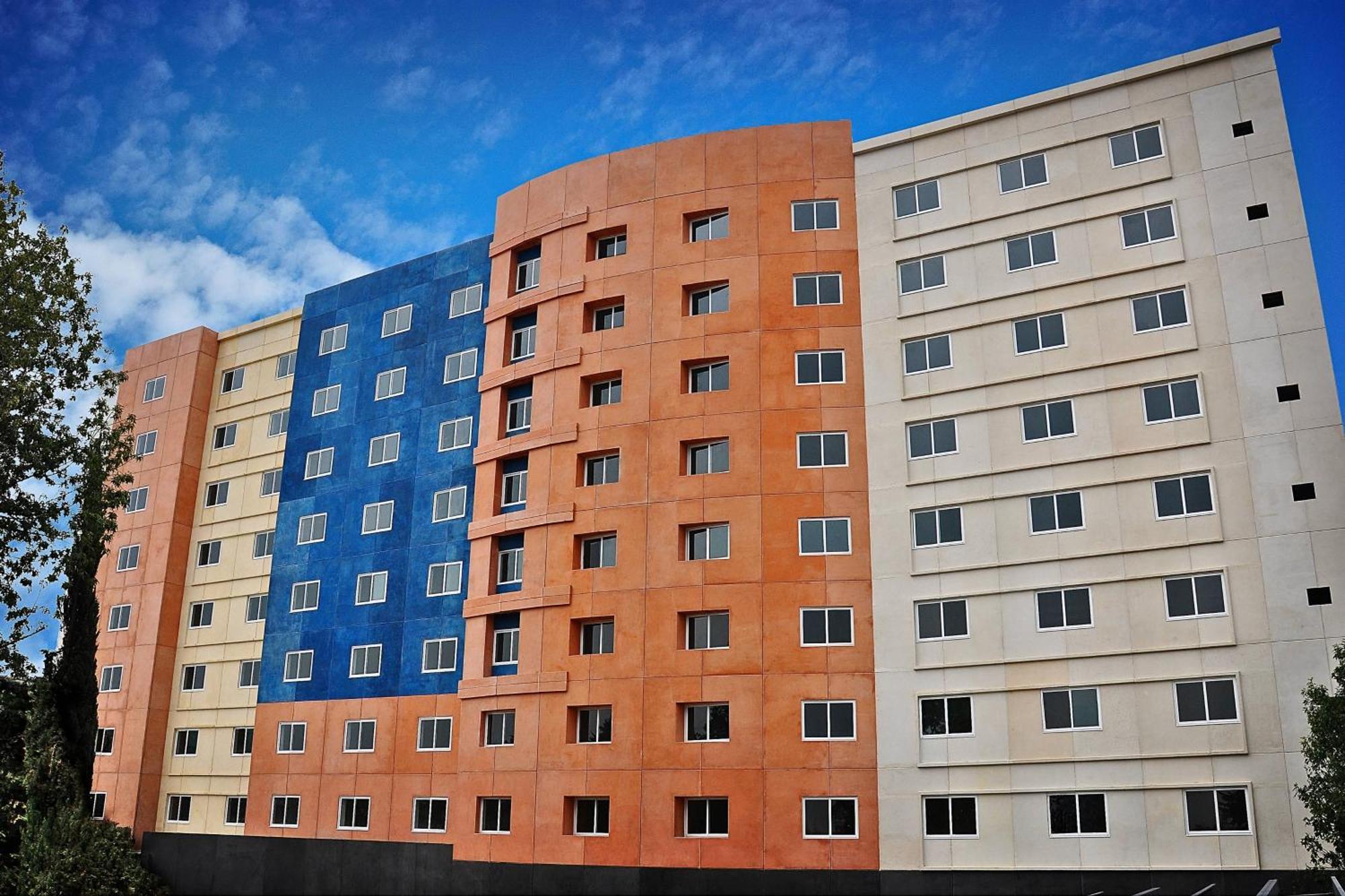 Courtyard Toluca Tollocan Bagian luar foto