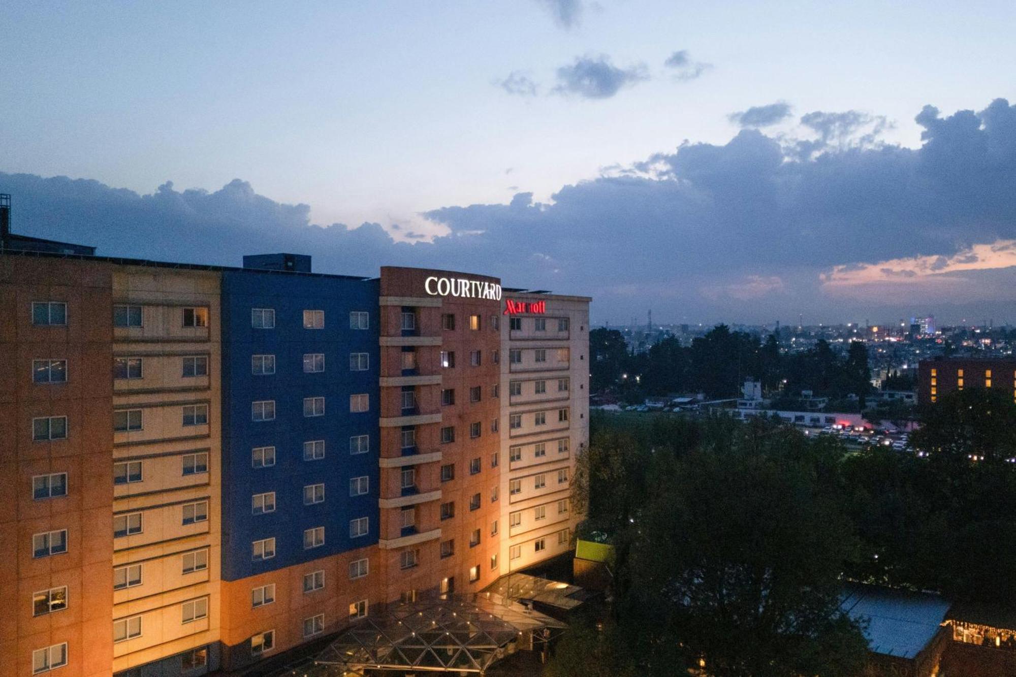 Courtyard Toluca Tollocan Bagian luar foto